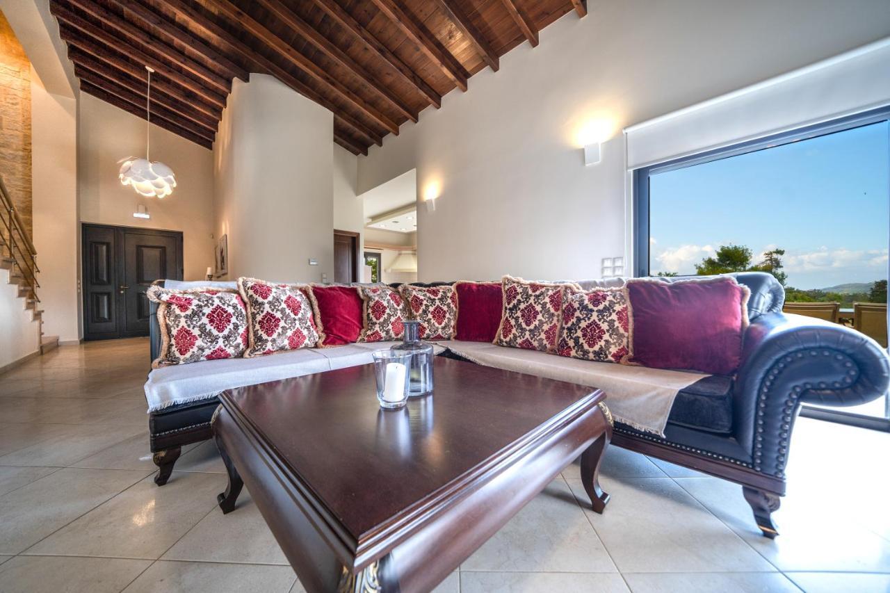 Вилла Florentina ✩ Private Pool ✩ Bbq ✩ 7 Guests Alikianos
