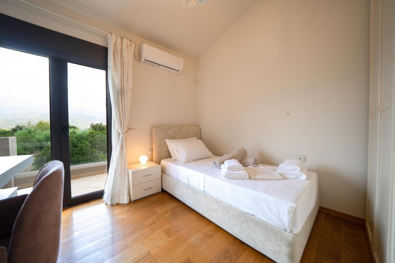 Florentina ✩ Private Pool ✩ Bbq ✩ 7 Guests Villa Alikianos